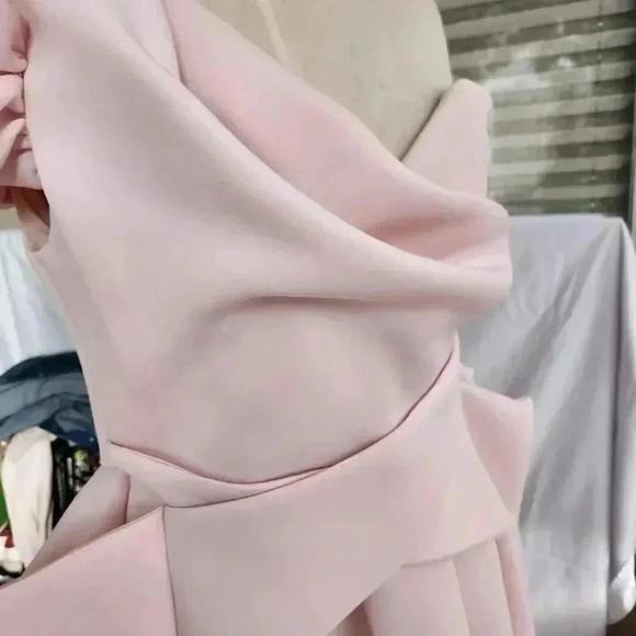 Elegant Pink One-Shoulder Dress - Picture 8 of 10